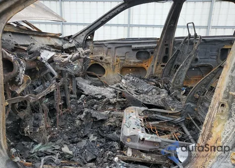 2005 Toyota Camry Le z USA, uszkodzony, nr VIN 4T1BE32K55U023876